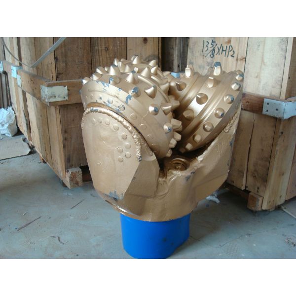 Rock roller drill bits
