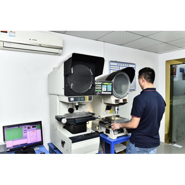 SKD11 Material Progressive Metal Stamping Dies For Vehicle Mould