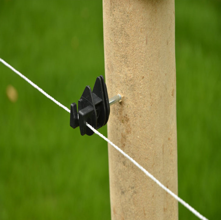 Wood Screw Insulator Black Electric Fencing Wood Post Insulator Screw-In Ring Insulator