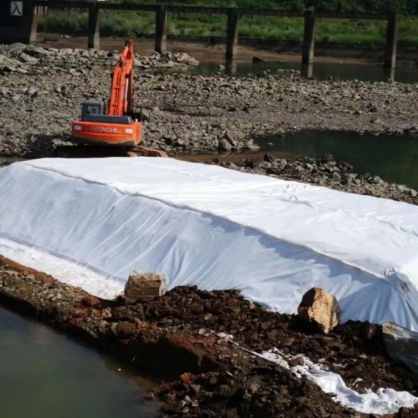 Road Construction Polypropylene Geotextile 1.2KN 2.2KN Geotextile Blanket