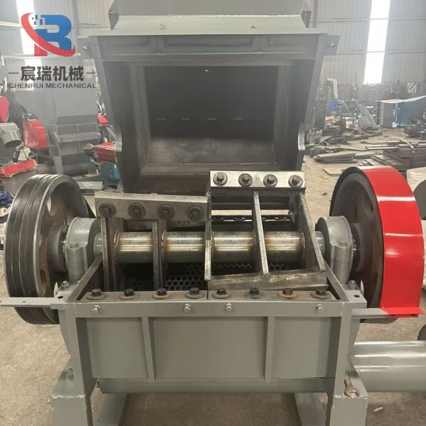 New Plastic Crusher Primarily Used for Processing Waste Plastic Products Such As PP/PE Plastic Crates Fruit Crates and Pallets