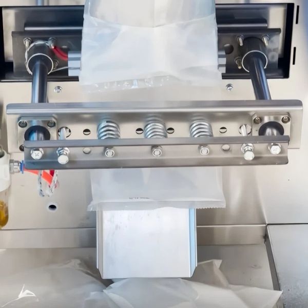 42cm Width Automatic Powder Packing Machine Inclined Screw Powder Bag Filling Machine