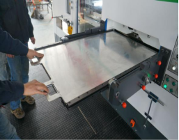 Precision Driven Automatic Die Cutting Machine Max Paper Size 1060*760mm