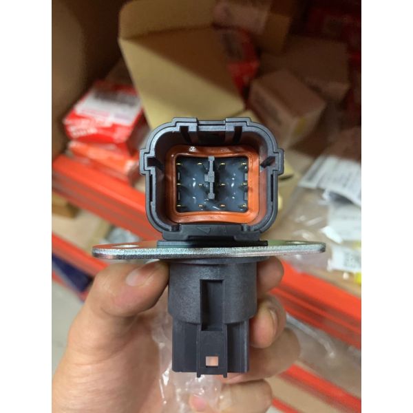 S8256-01200 plug FOR HINO J08E J05E