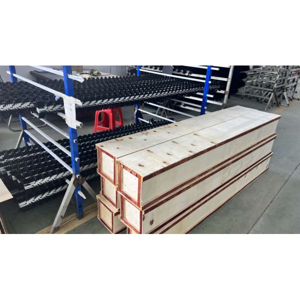 Efficient Rotating Spiral Cylinder Roller Solar Panel Cleaning Brush with Nylon Bristles