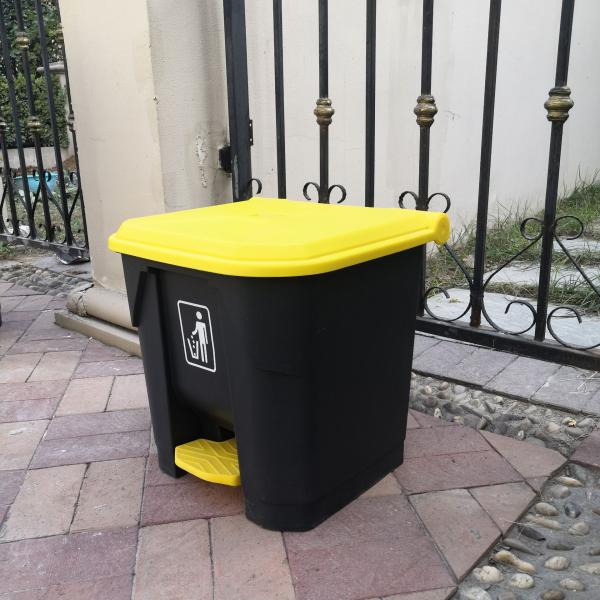 100L Outdoor Large Commercial Plastic Trash Can Household Trash Can with Lid Office Foot-operated Trash Can