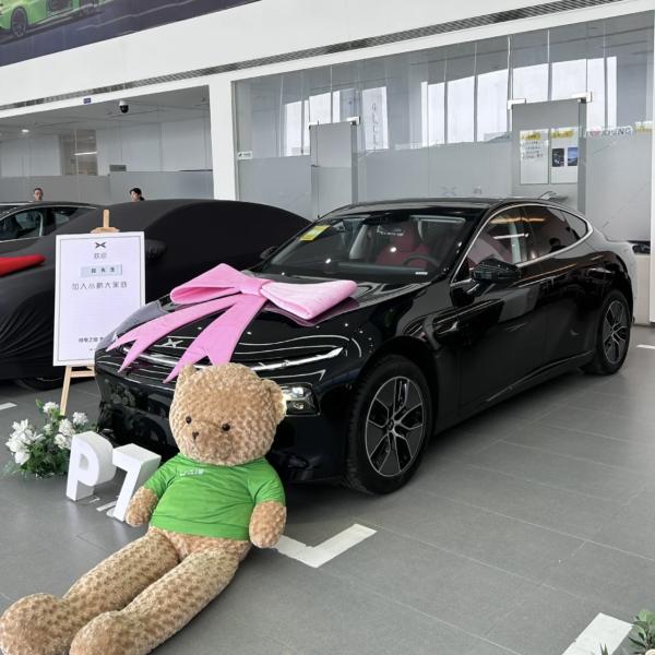 2024 Xpeng G6 4wd EV Electric Car 700km Max Range Multi Function Steering Wheel 5 Seats