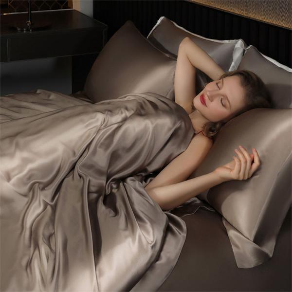 Comforter Sets Bedding Made By 6A Grade 100% Mulberry Silk with 128x70 Fabric Density