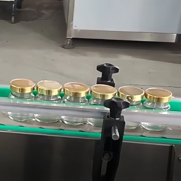 High Speed Automatic Capping Machine 4 Head Capping Machine For Bottles