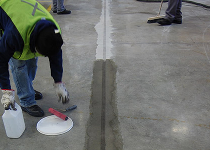 Solvent Free Construction Adhesive With Strong Bond