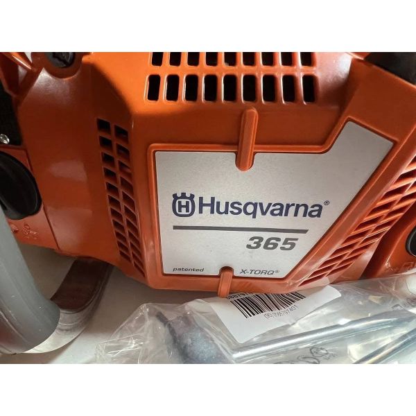 High Quality 3.4KW Wood Cutting Machine HUSQ365 Gasoline Chainsaw With 65.1cc Garden Tools Chain Saw