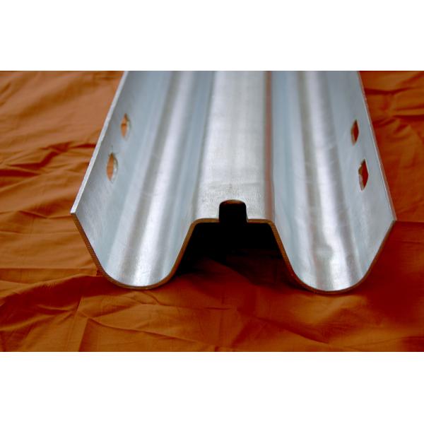 750Mpa Strength Steel Highway Guardrail System W Beam With Pole Hot Dip Galvanized 80µm