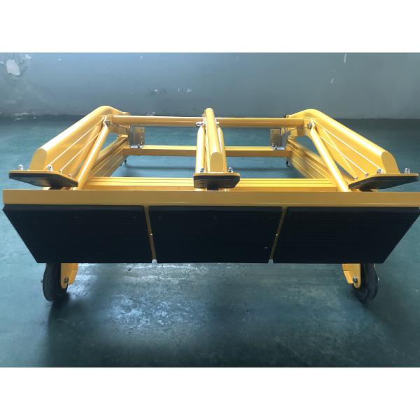 Low Speed Road 25KG Mobile Vehicle Barrier With Rubber Wheels