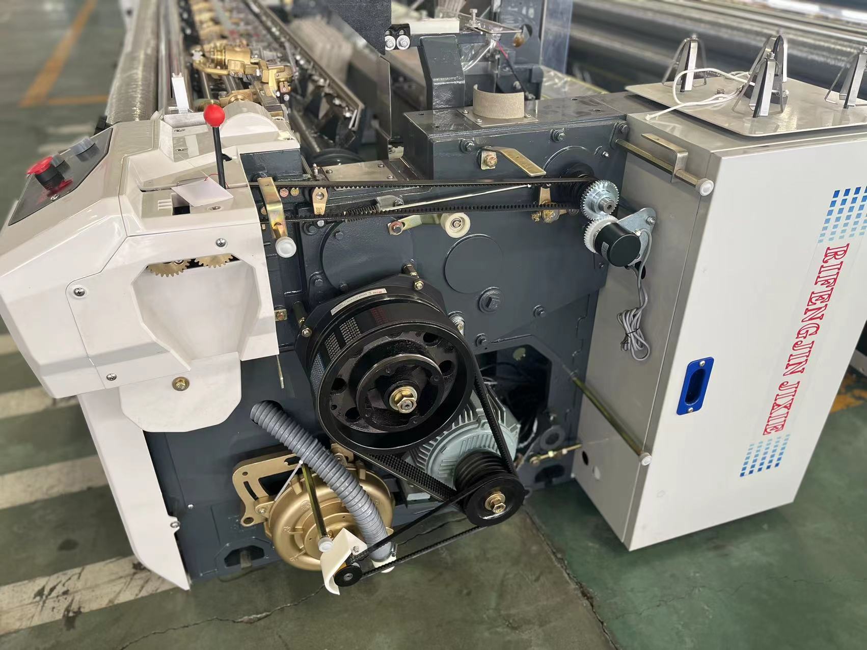 Polyester Weaving Loom Machine High Speed 1000RPM 2.1m Water Jet Power Loom