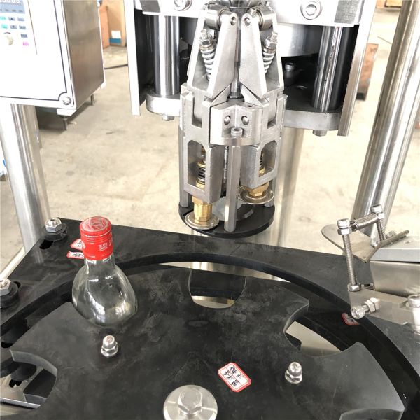 Ropp Aluminium Screw Automatic Bottle Capping Machine For Milk