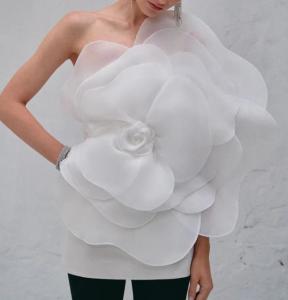 Buy cheap Apparel Custom Vendor High End Slanted Shoulder Flower Dress Sleeveless Skirt White Wedding Dress product