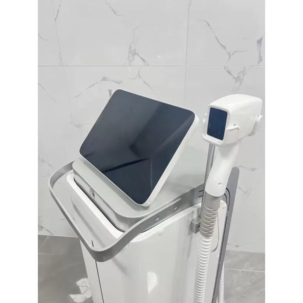 Customized 800W Diode Hair Removal Laser Machine 60 Million Light Outputs