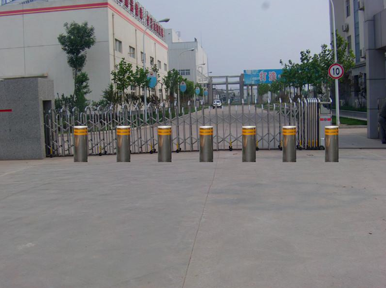 Custom Manual Hydraulic Security Bollards , Stainless Steel Automatic Road Blocker