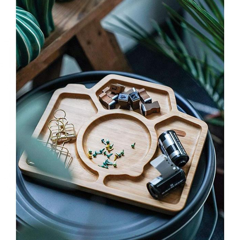 Safe and Stylish Camera-Shaped Bamboo Plate Bowl with Minimalist Design 1 Quantity