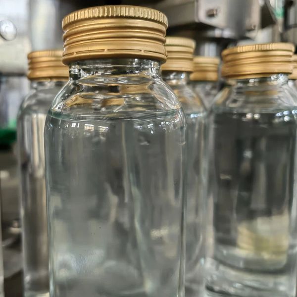 2000b/h Automatic Capping Machine 1.1kw Aluminium Capping Machine For Liquor And Oral Liquid Bottle