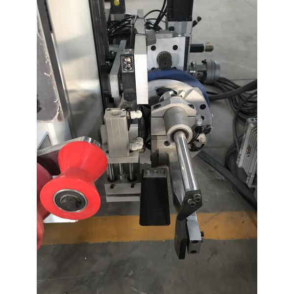 Auto Insulating Glass Sealing Machine YASKAWA Motion Controller And 13 Pieces Servo Motor Control