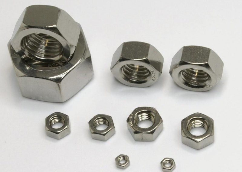 Square Metal Nut Grade 8.8 Hexagonal Headed Nut Corrosion Resistant
