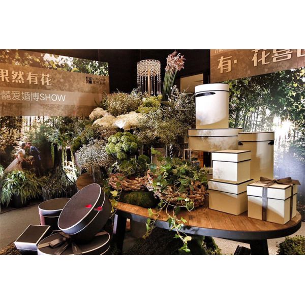 ODM Welcome Handmade Flower Bouquet Boxes , Round Flower Hat Box With Ribbon Handle