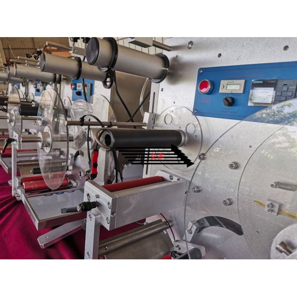 Semi Automatic Pneumatic Labeling Machine For Round Bottle