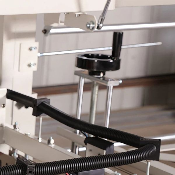 Automatic Heat Shrink Packing Machine Temperature Control Shrink Film Packing Machine 1.35kw