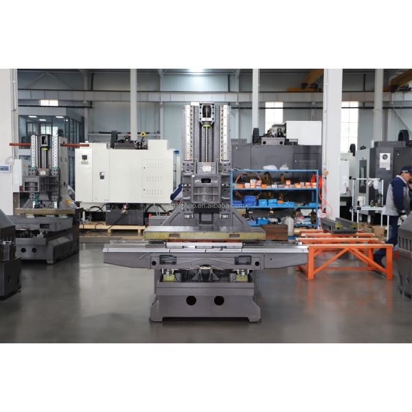 VMC650 Multi Axis CNC Machine Center 8000 RPM Belt Drive BT40 Taper Vertical Milling System