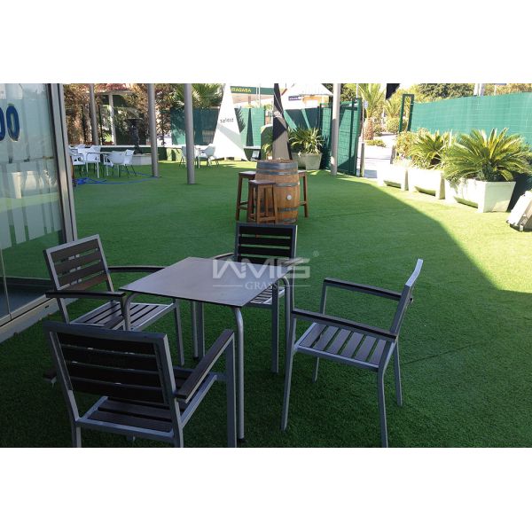 The kindergarten artificial turf
