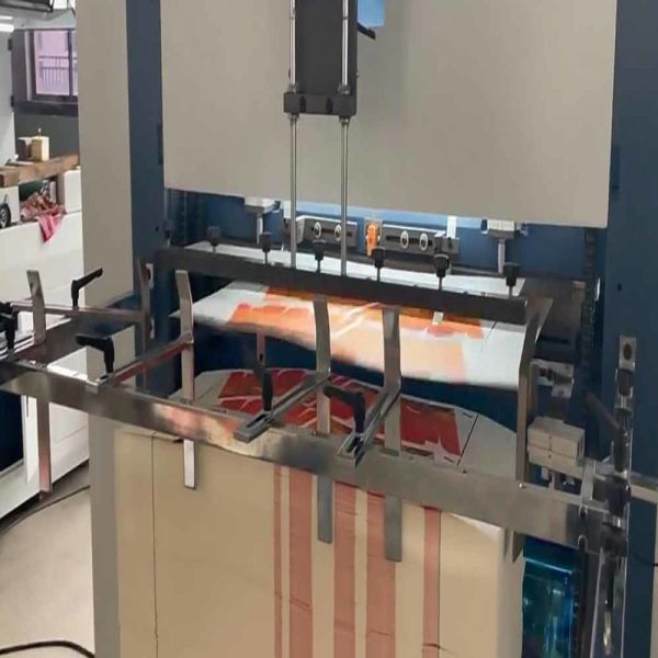 1120*640mm MQ970 Cake Carton Die Cutting Machine 200 Times/Min