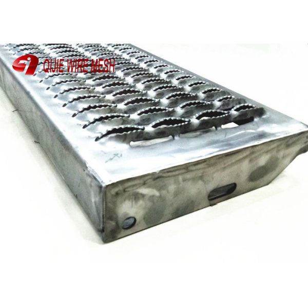 Rustproof Hot Dip Galvanised Steel Walkway Grating Mesh 2.44m Length