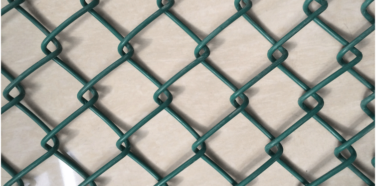 Galvanized And PVC Coated Chain Link Fence For House Use