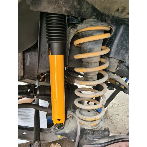 9 Step Adjustable Foam Cell Shock Absorber with 600-650mm Extended Length and 6061-T6 Hard Anodized Aluminum Piston for Jeep Wrangler TJ/JK