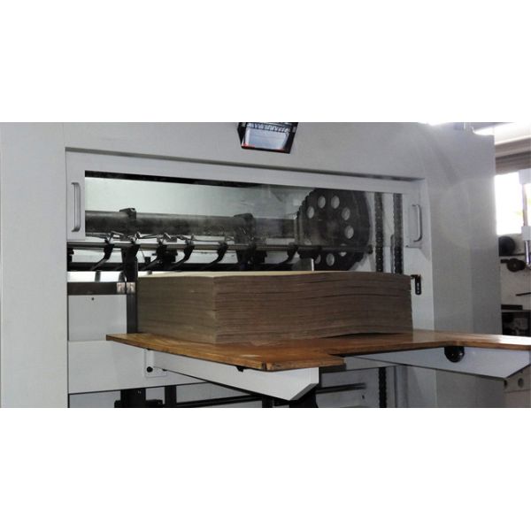 17.8T Semi Automatic Creasing And Die Cutting Machine 4500 Sheets/H