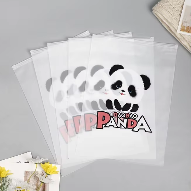 Customizable Logo Biodegradable Packaging Bag with Frosted Plastic Zipper for Children's Clothing for T-shirts Socks Shoes
