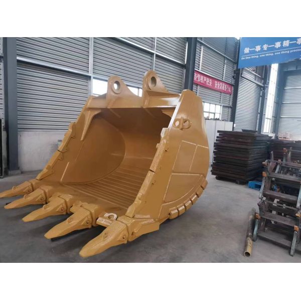 Earthmoving excavator buckets equipments