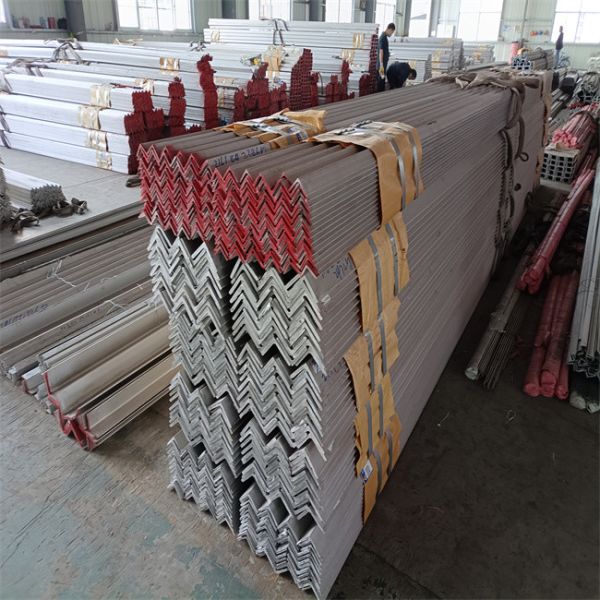 AISI 301 304 Decorative Ss Angle Bar Cold Rolled 12m