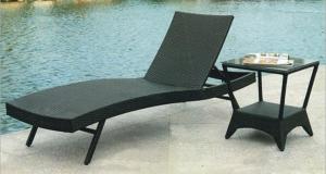 China Sun lounge beach chair garden rattan chaise lounge furniture on sale