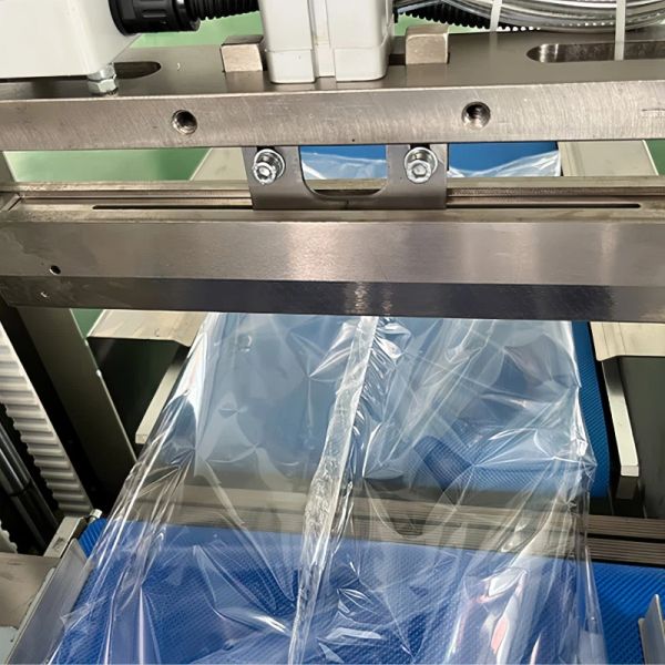 60Bags/Min - 120Bags/Min Pillow Type Packing Machine 2.4KW Vegetable Packing Machine