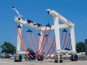 Buy cheap Pendant Control 37KW Yacht Lifting Crane 20 Tons For Houseboat product