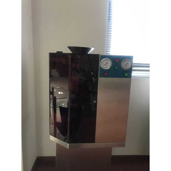 Pharmaceutical Capsule Separating Machine With Semi Automatic Decapsulator CS1