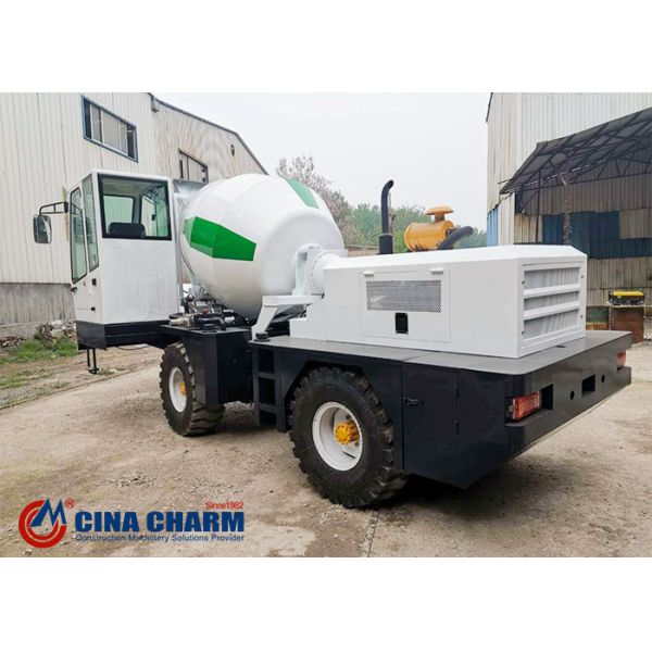 Diesel Engine Self Loading Mixer Truck 1.5 CBM Higher Reliability