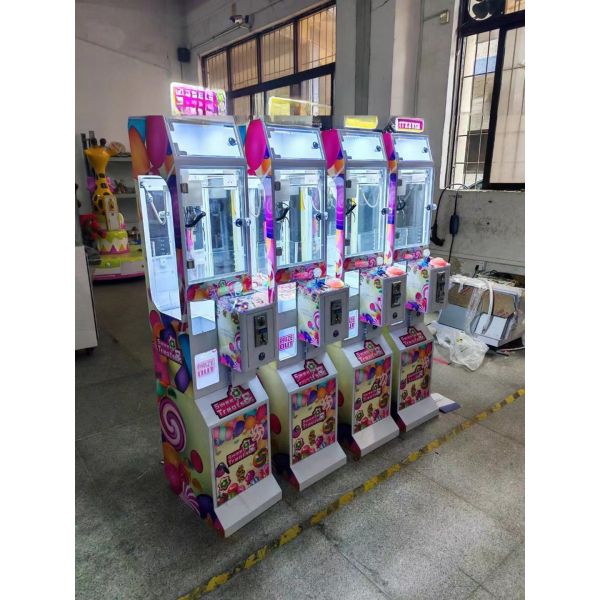 Dreamland Hardware Coin Operated Lucky Claw Games Cheap Mini Toy Claw Crane Machine