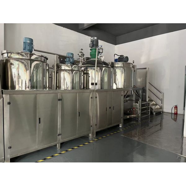 Food Antirust Vacuum Emulsifying Mixer Machine Multifunctional Durable