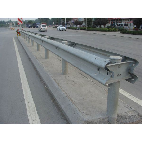 Road Traffic Safety Galvanized Metal Round Newel Post for Highway Guardrail Post