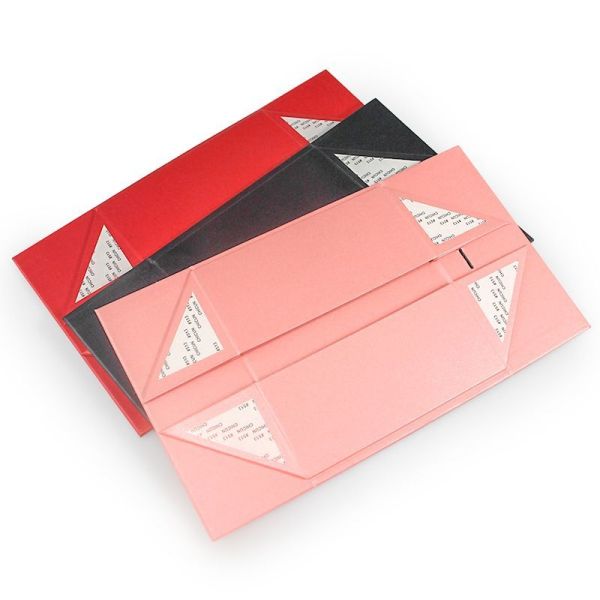 Luxury watch packaging with magnetic closure