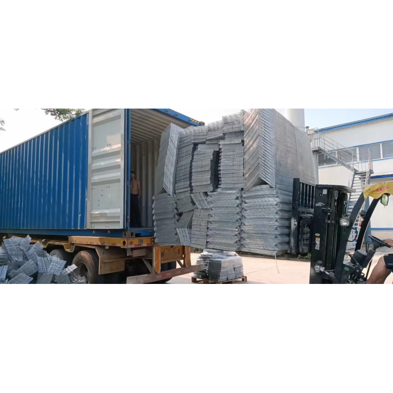Broiler Poultry Farm Equipment with Automatic Feeding System, Environment Control, and Cooling Pad for Chicken House