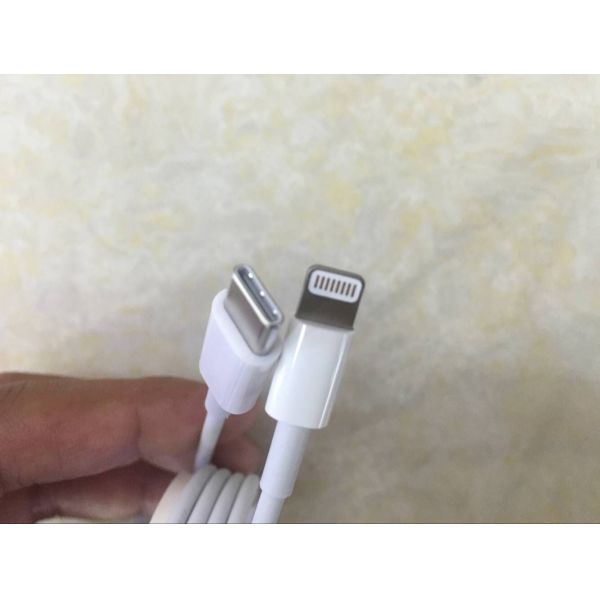Apple USB-C to Lightning Cable 1M, original USB C lightning cable, Apple USB C cable, USB-C to lightning cable